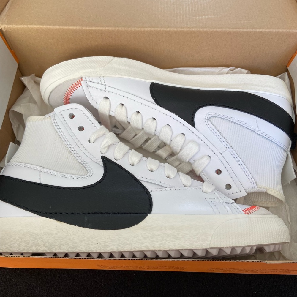 NIKE BLAZER MID 77 JUMBO